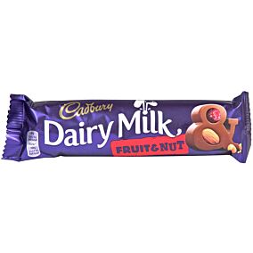 Σοκολάτα CADBURY Dairy Milk γάλακτος με φρούτα και ξηρούς καρπούς (49g)